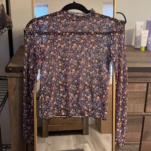 Sheer flower top xs